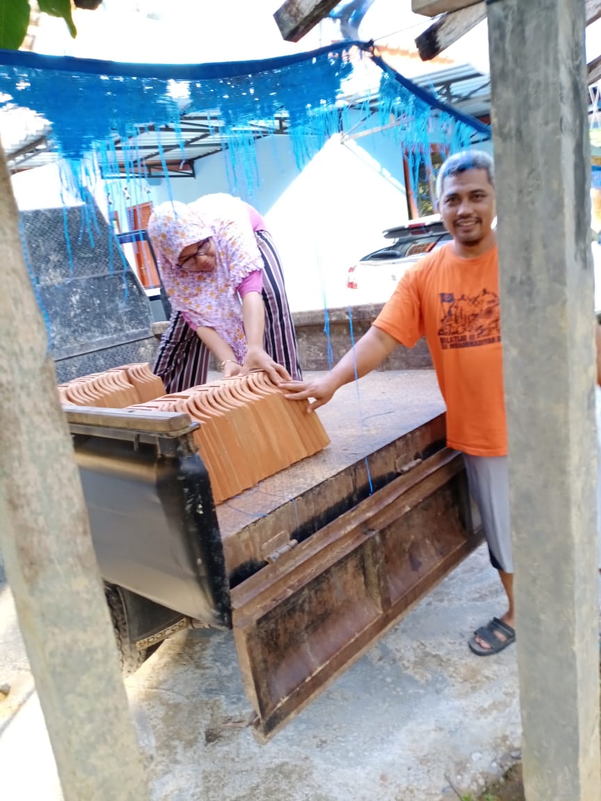 Bangun Gedung, Warga Selo Timur Lakukan Swadaya Material